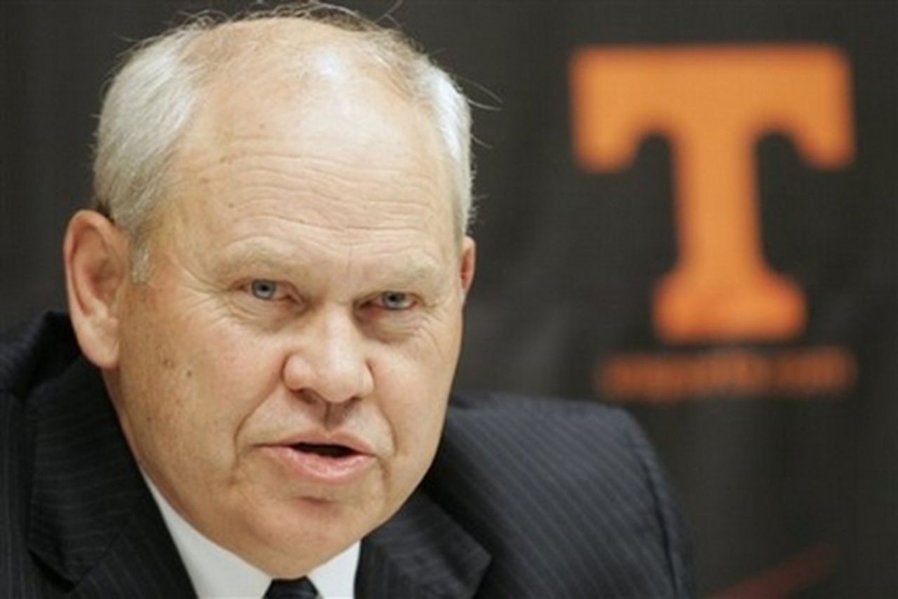 Phillip Fulmer hospitalized after âmedical procedureâ