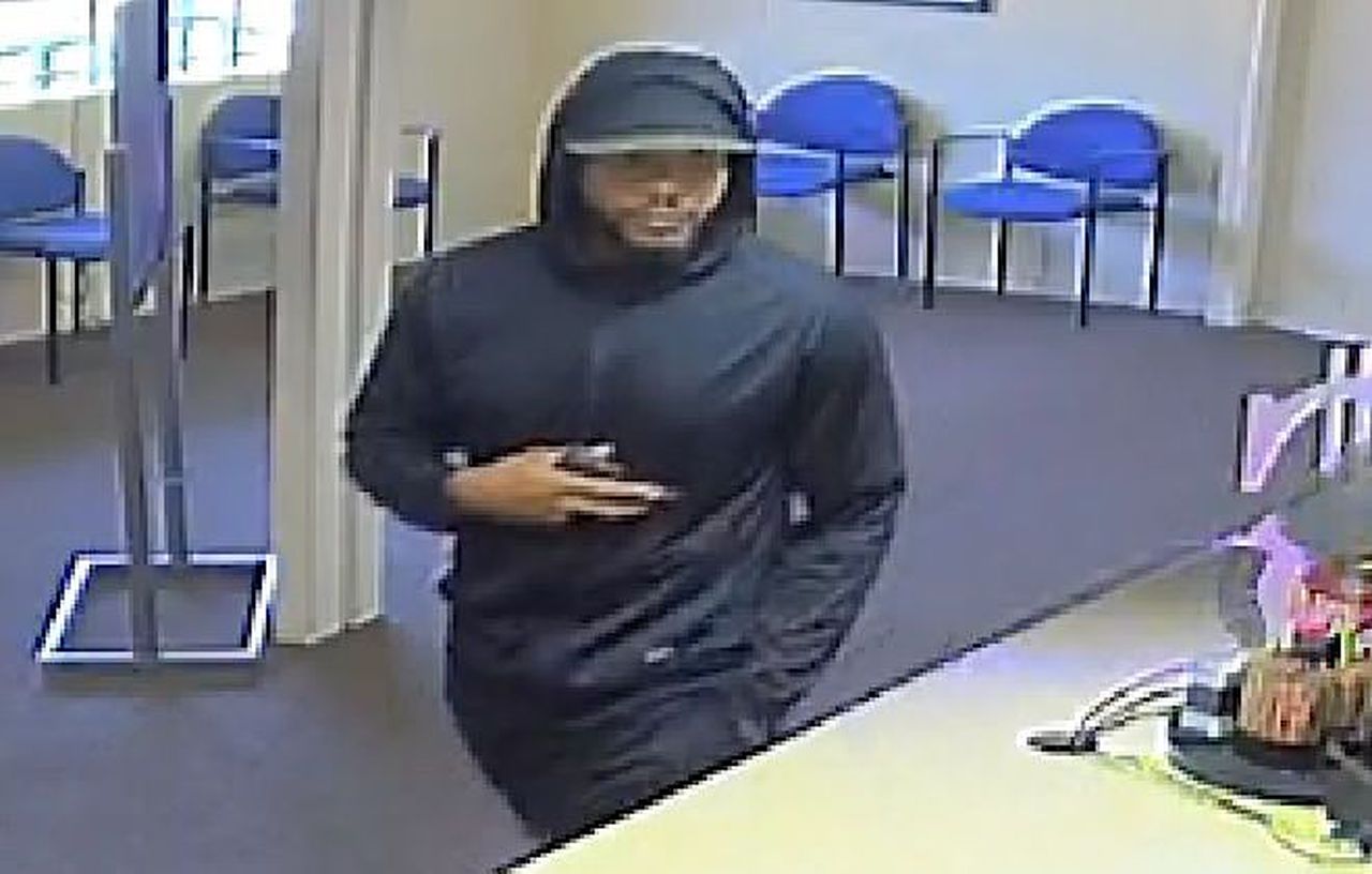 Police ask for publicâs help in identifying Greenville robbery suspect