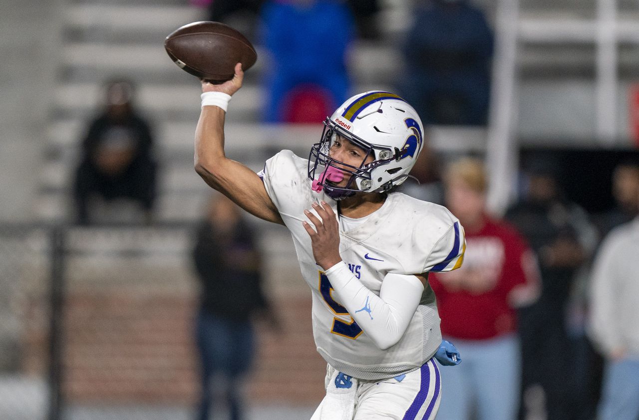 Recruiting update: Pleasant Grove QB commits to Wofford, more news
