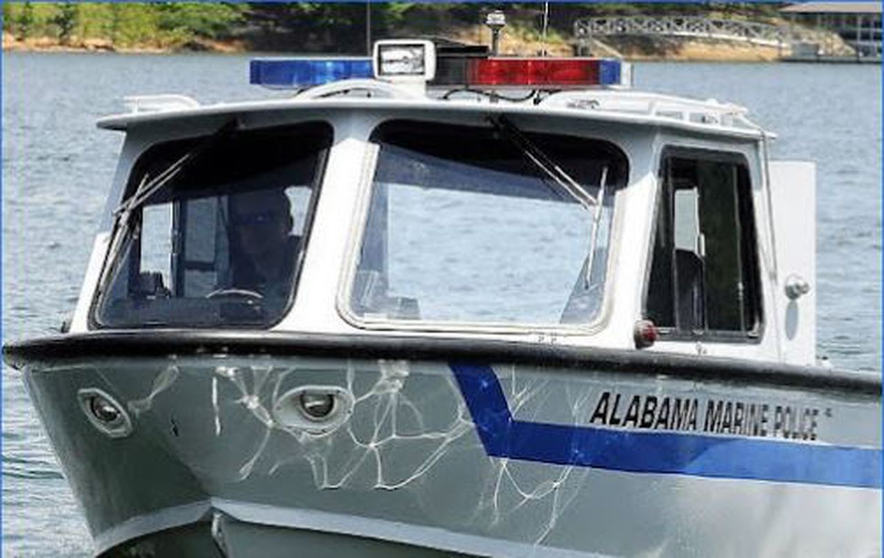 Search underway for kayaker struck by barge at Guntersville Dam