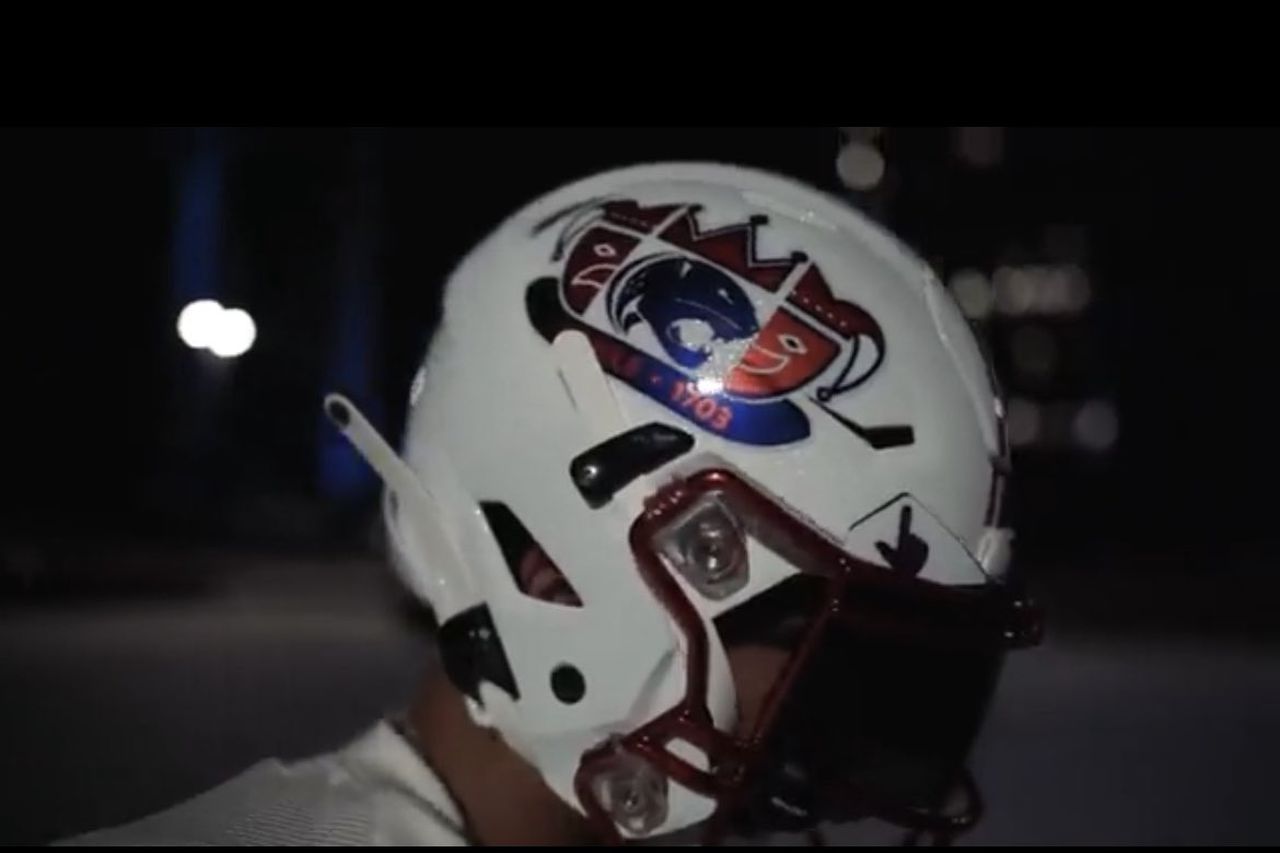 South Alabama trolls New Orleans with Mardi Gras helmets