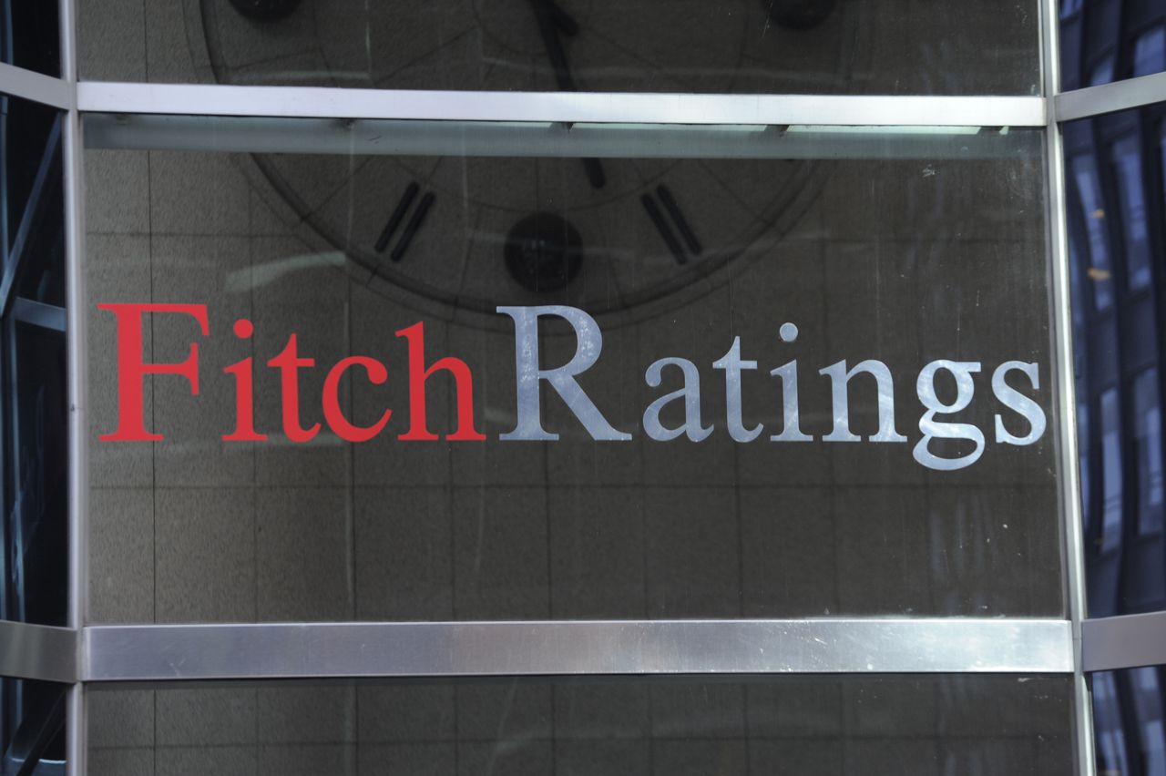 US credit rating downgraded by Fitch, cites mounting debt and political divisions
