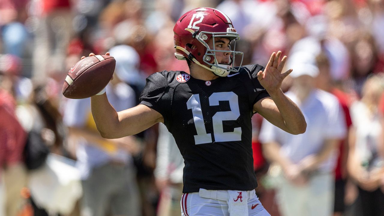 What are Dylan Lonergan's strengths and weaknesses in Alabama's QB battle?