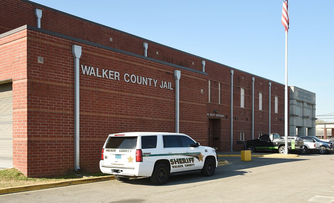 Sheriff Nick Smith gives tour of Walker County Jail