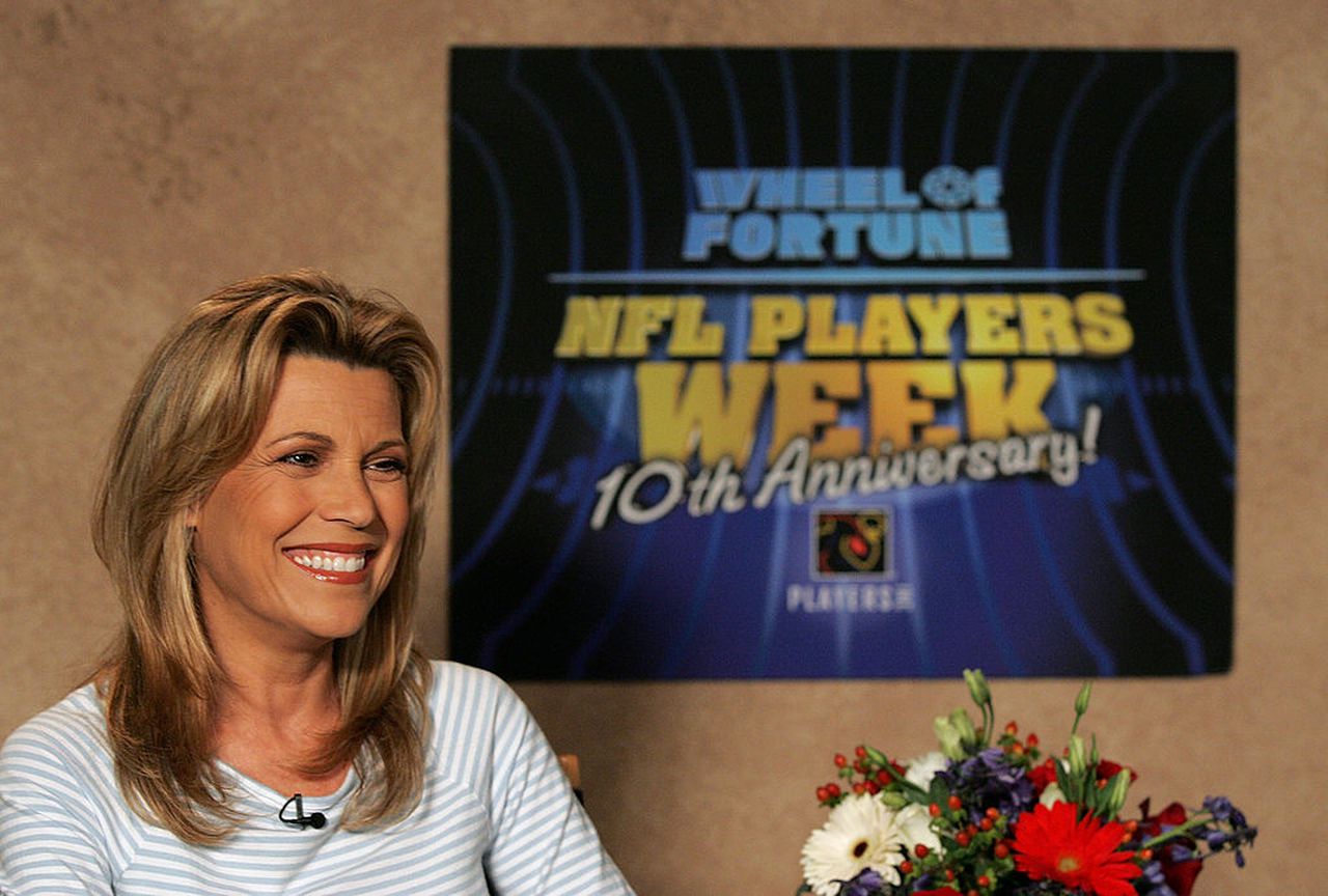 Wheel of Fortune replaces Vanna White during contract negotiations; Hereâs why