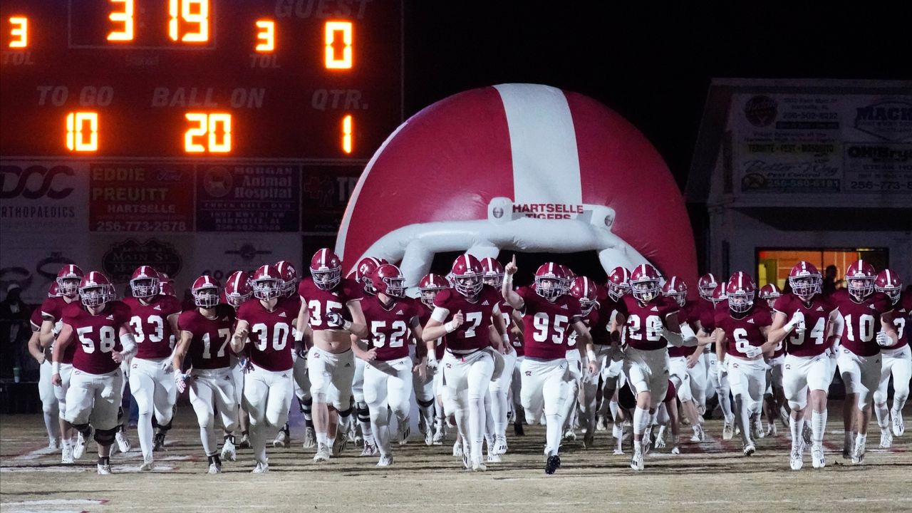 Whoâs the king of high school football? Alabama trails just one state