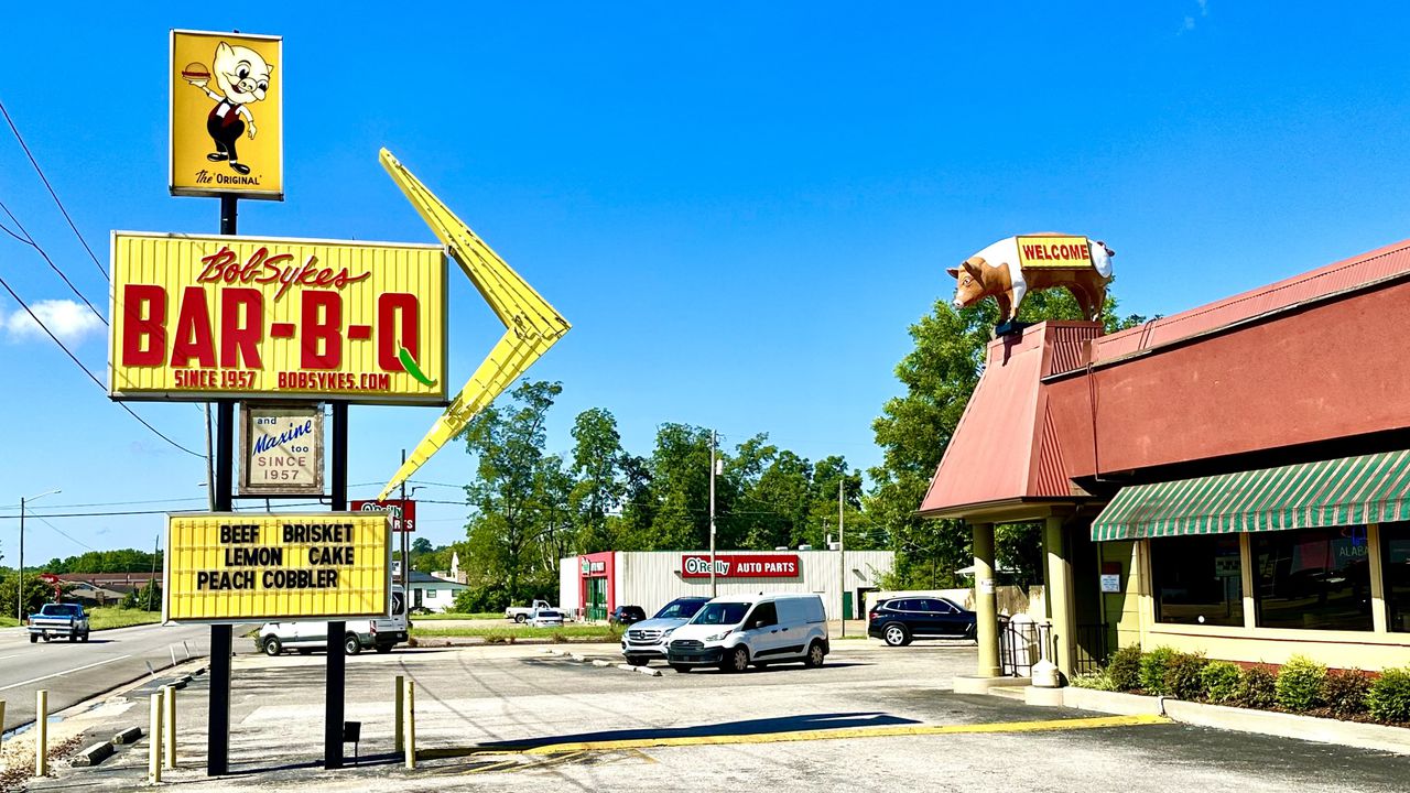 Bob Sykes Bar-B=Q in Bessemer, Ala.