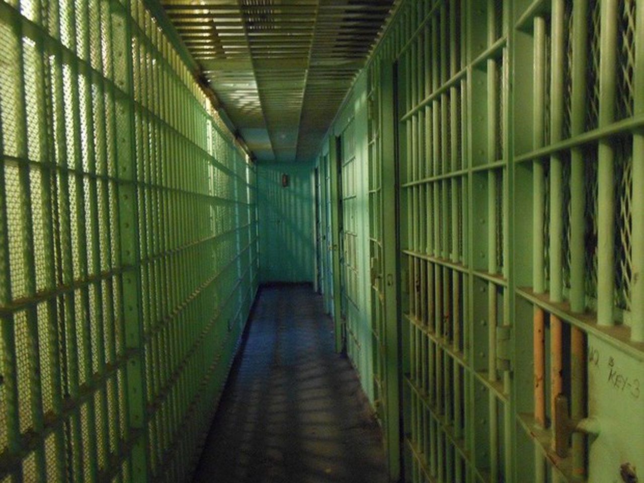21-year-old man jailed in west Alabama apartment slaying