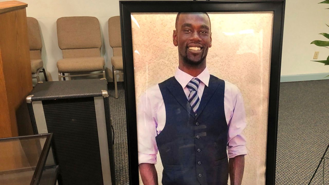 5 officers indicted by federal grand jury in Tyre Nicholsâ death could face life imprisonment