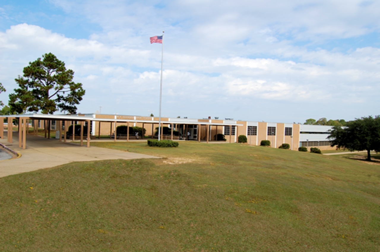 5 teens arrested at Mobile high school on gun, drugs, other charges