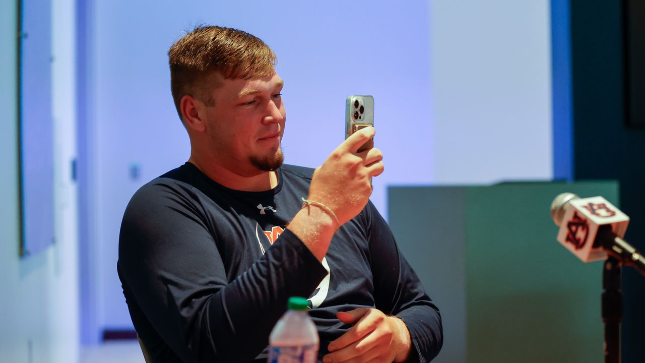 âI canât wait to call my dadâ: Auburnâs Gunner Britton named SECâs offensive lineman of the week