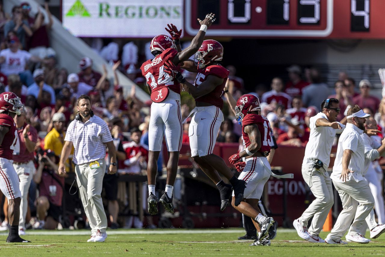 âThey donât have a weaknessâ: MSUâs Zach Arnett talks Alabamaâs defense