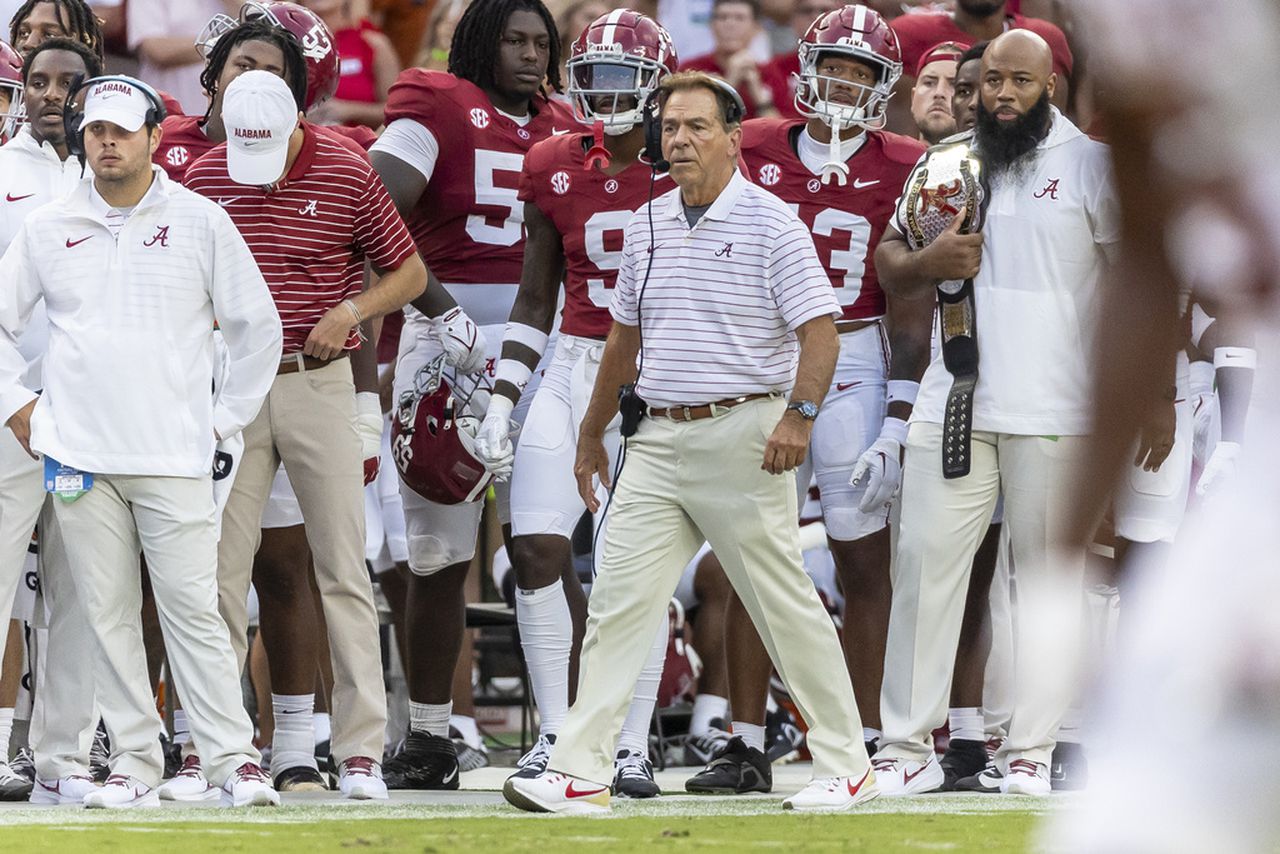 Alabama footballâs USF game in weather delay due to lightning