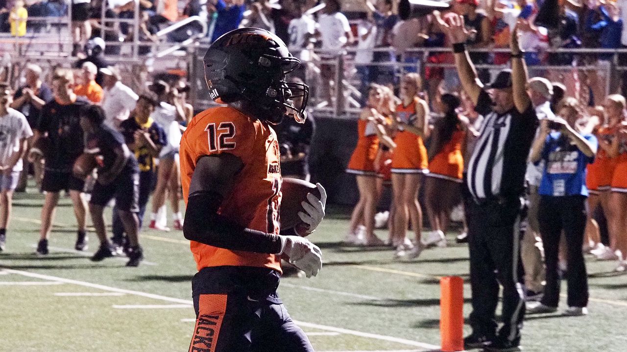 Albert Haywood leads McGill-Toolen past Murphy