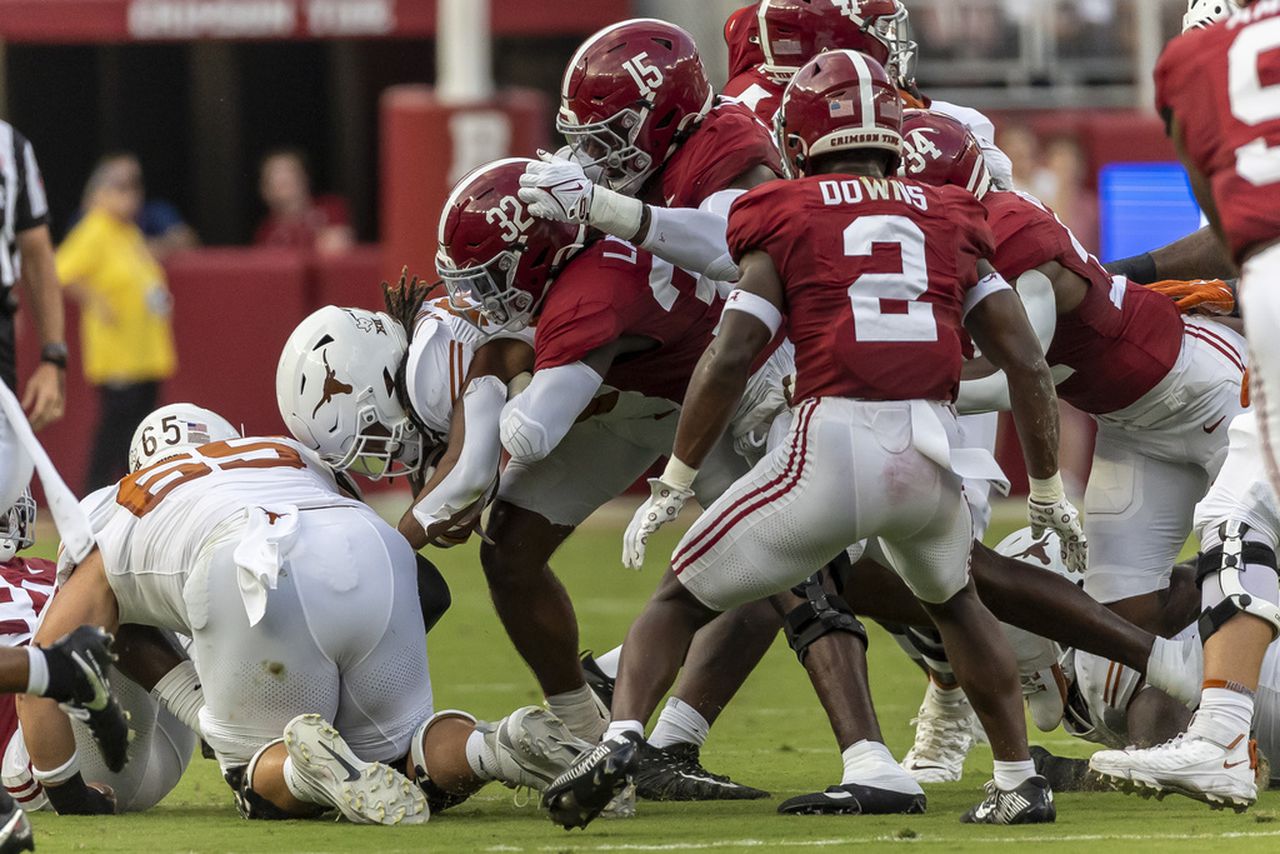 Angry ex-Tide football stars disagree on criticism of team