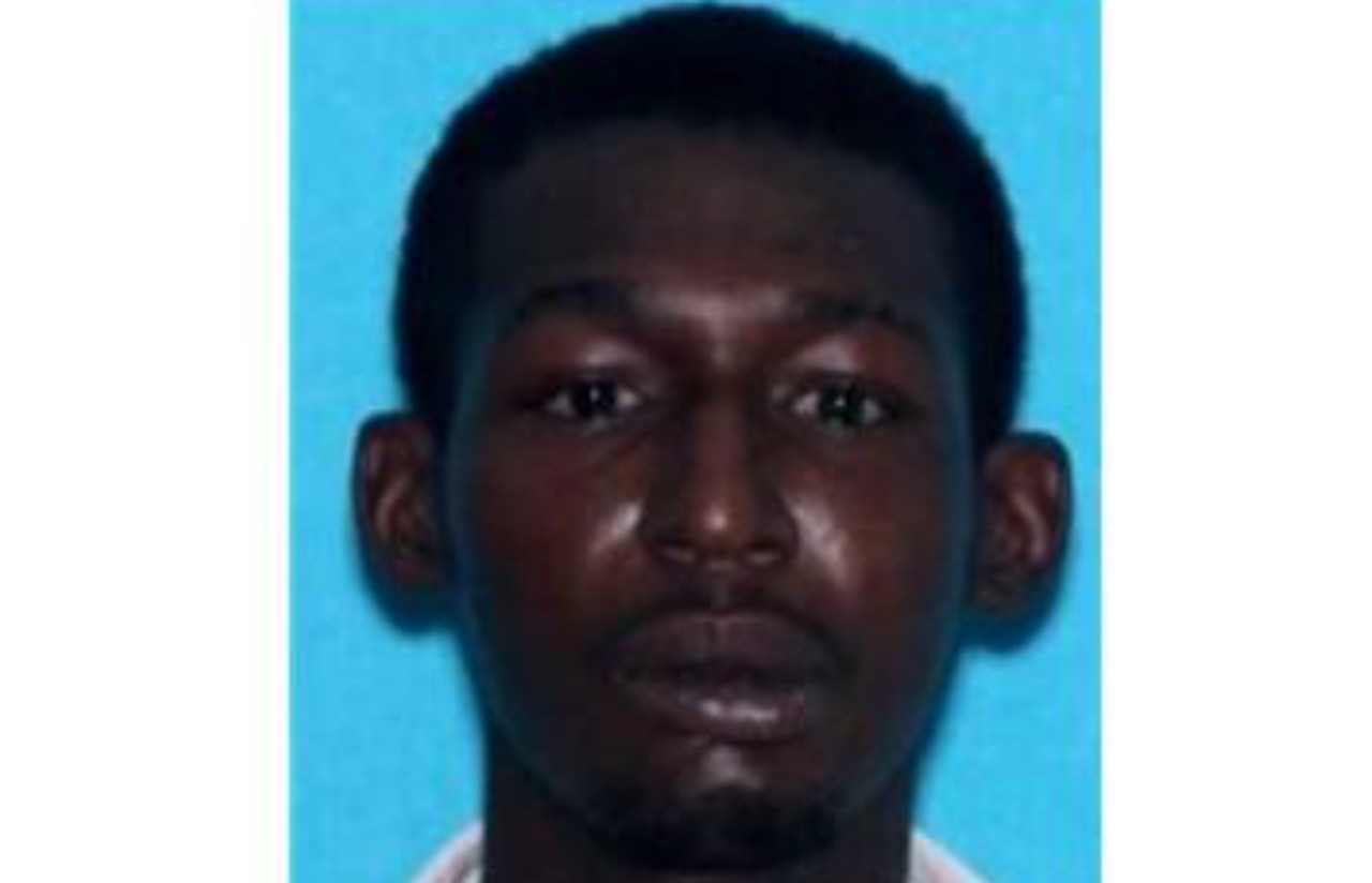 Authorities seek Tallassee murder suspect