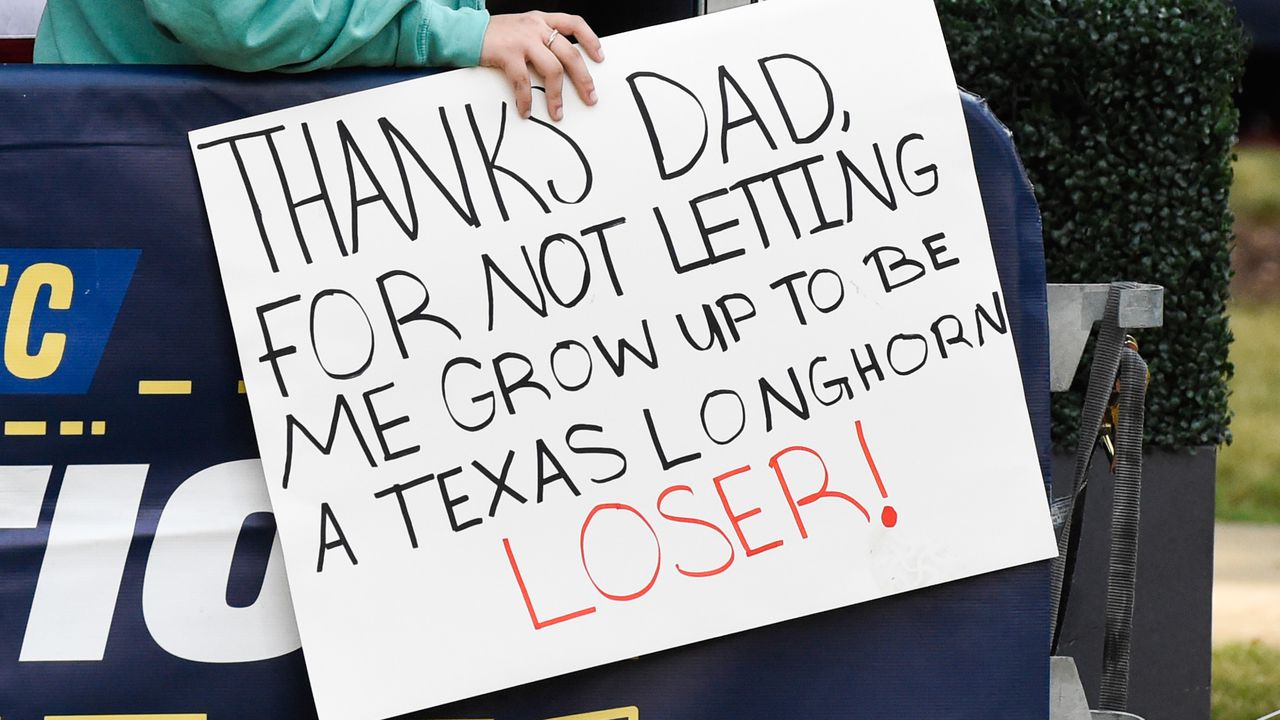 Best âGameDay,â âSEC Nation signs from Tuscaloosa ahead of Alabama-Texas