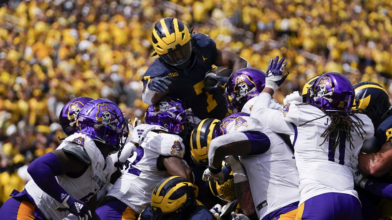 Big Ten, Peacock showcase âB1G turdâ sign, accidentally, during Michigan-East Carolina game