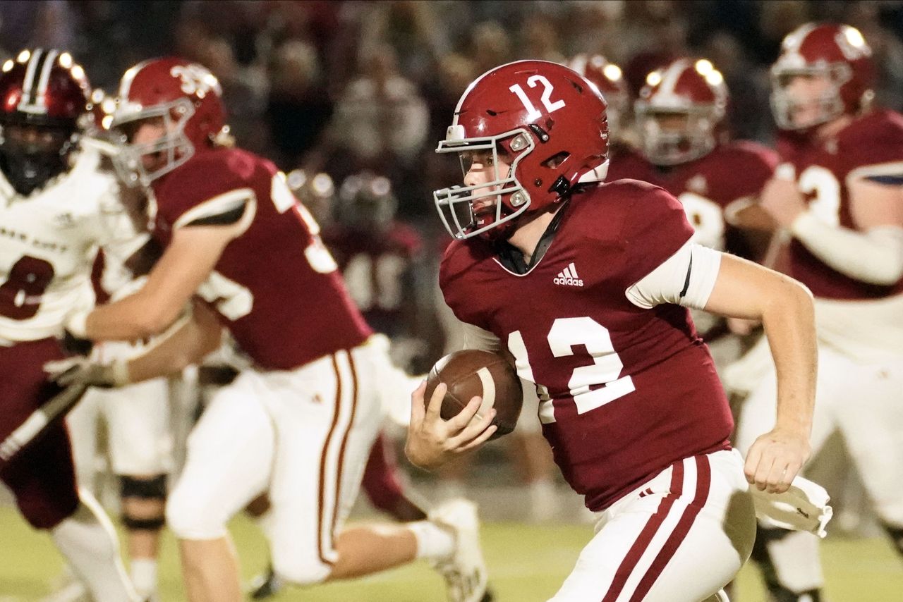 Class 6A No. 6 Hartselle turns to backup QB vs. Oxford