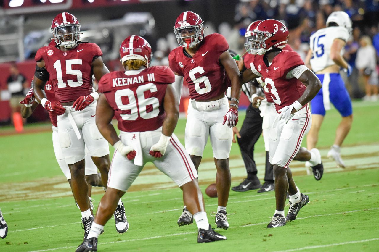 Coaches poll consistent after Week 1, Alabama loses 1st-place votes