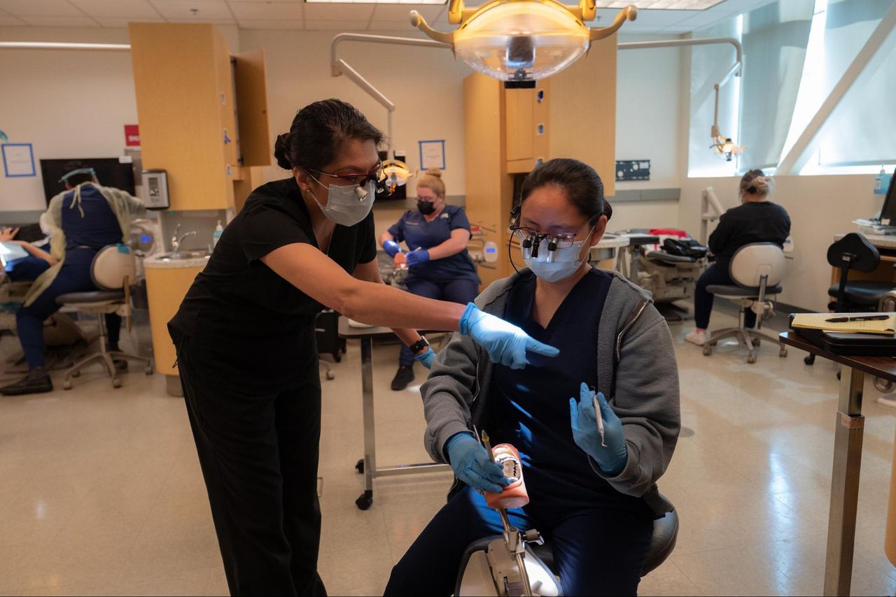 Community colleges offer affordable alternative for Latino students seeking bachelorâs degrees
