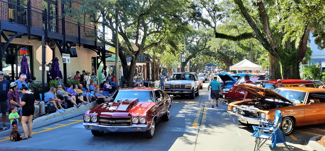 Cruisinâ the Coast, âAmericaâs Largest Block Party,â starts on Mississippi coast