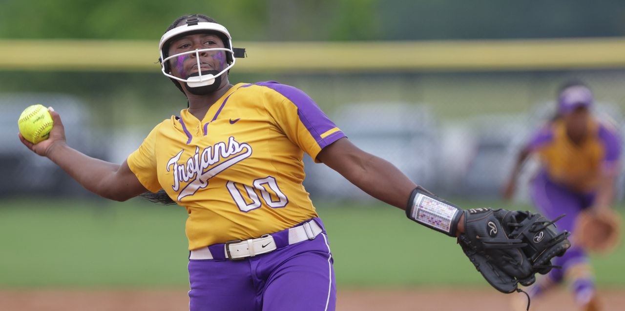 Daphne pitcher Vic Moten commits to Alabama softball