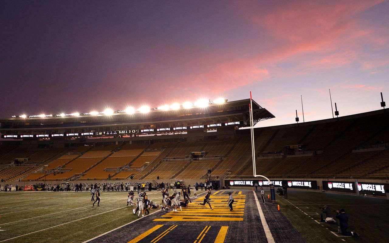 Dear Gameday Diary: An ongoing look at an Auburn gameday in California