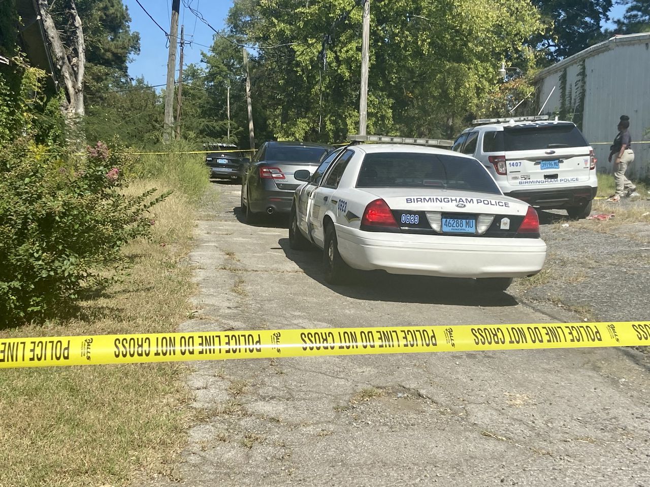 Decomposed body found near alley in west Birmingham neighborhood