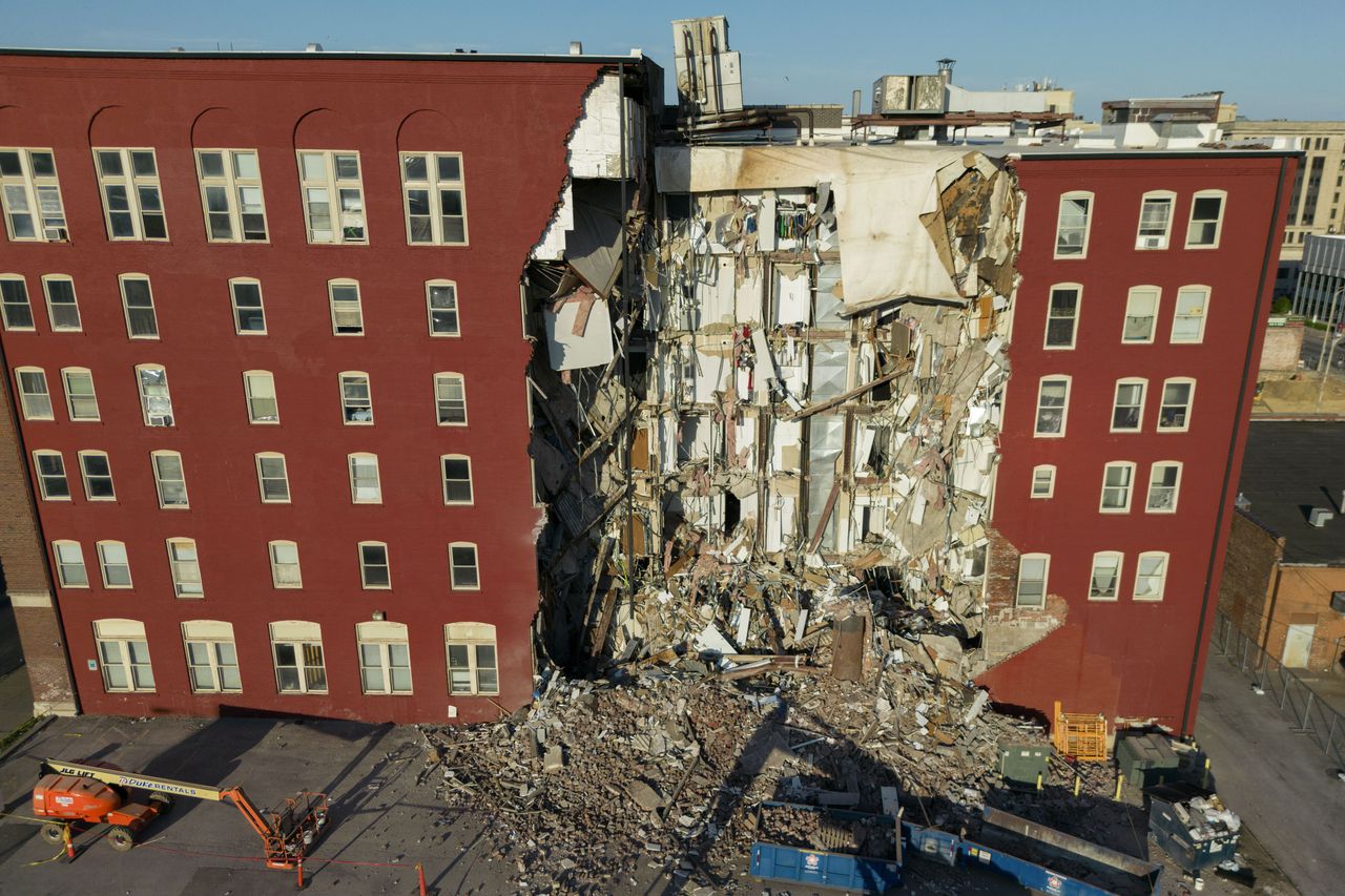 Engineering report finds Davenport condo collapsed from faulty construction work