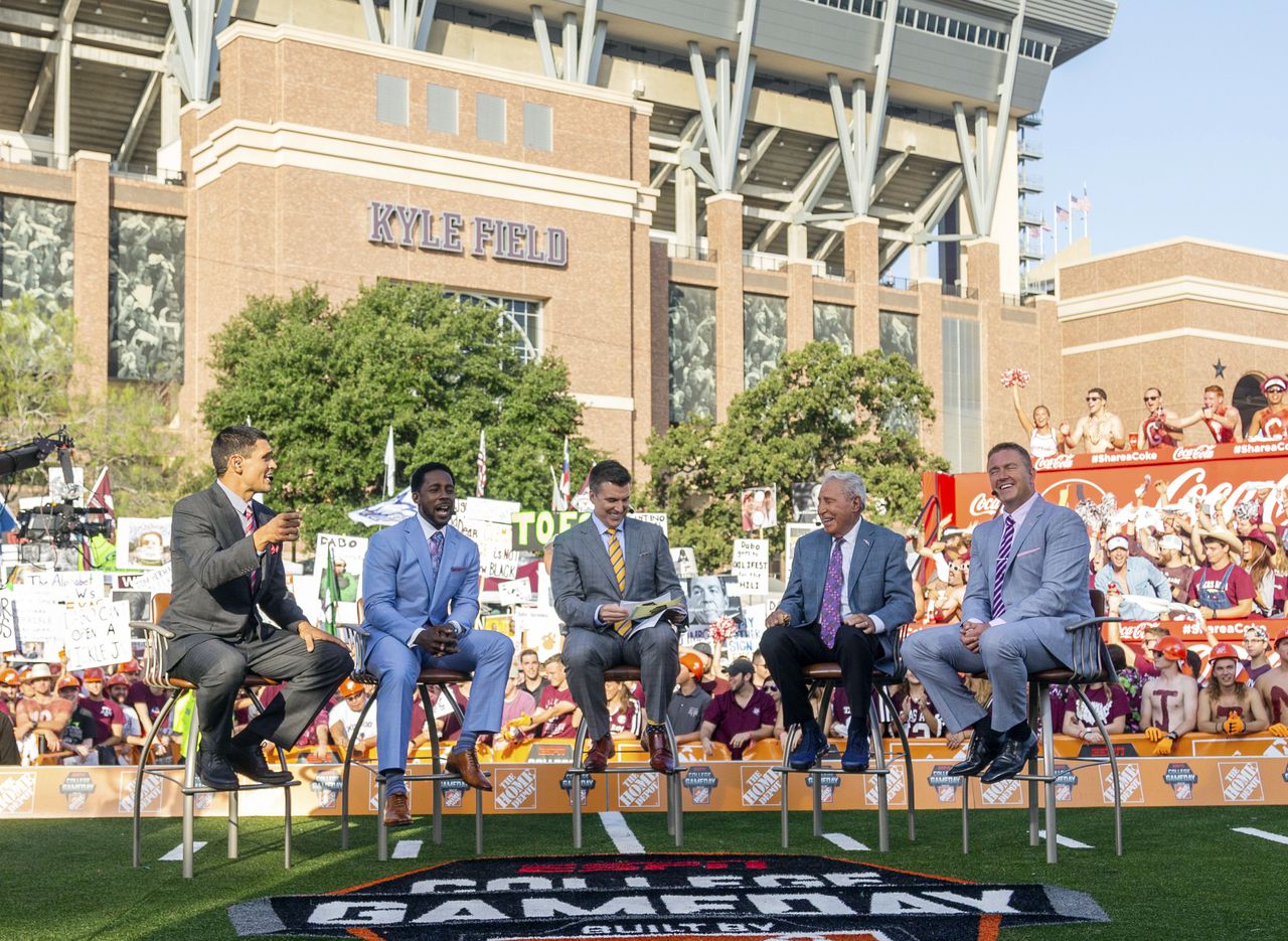 ESPNâs âGameDayâ live stream (9/30): How to watch online, time, guest picker revealed