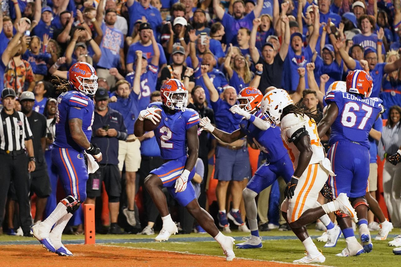 Floridaâs win over Tennessee ends with brawl, punches thrown