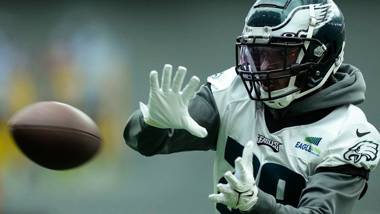 Former Alabama cornerback enters Eaglesâ lineup