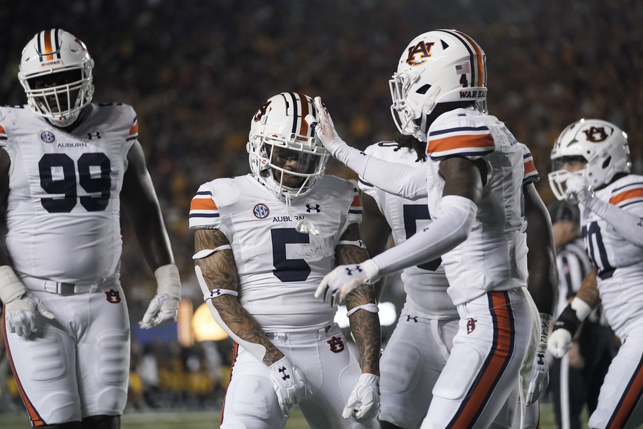 Freeze says Auburn's pass rush has been 'average'. Can the Tigers find another gear vs. TAMU?