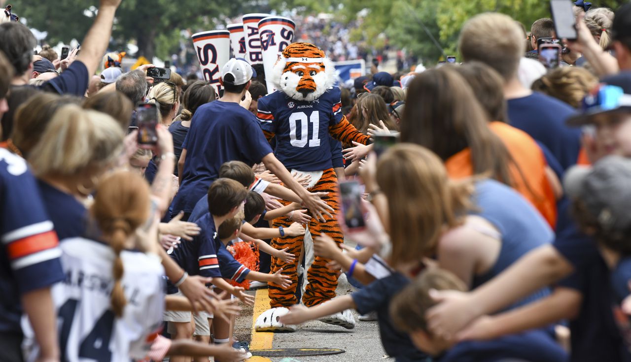 Georgia-Auburn kickoff time, broadcast information announced