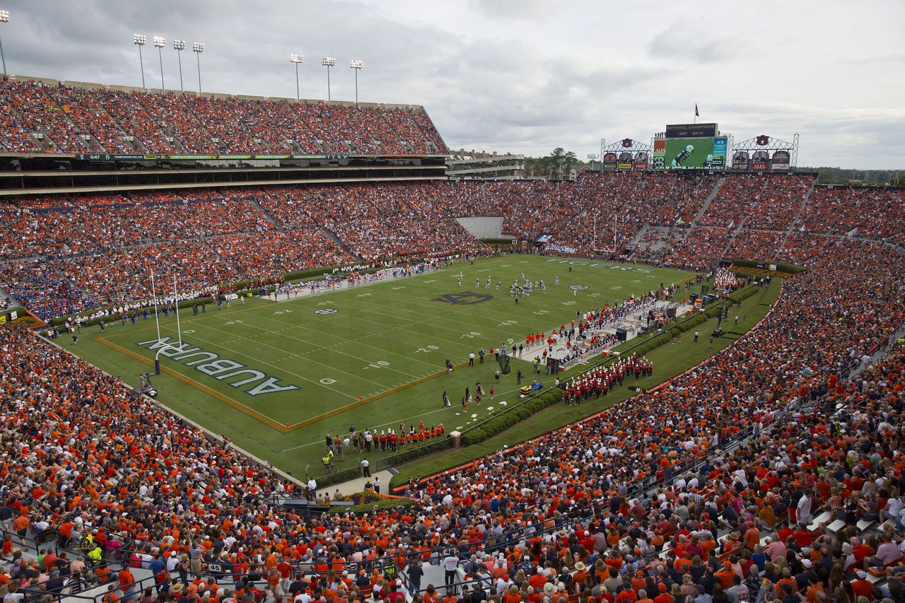 Have Spectrum? Want to watch Alabama, Auburn games Saturday? Hereâs how