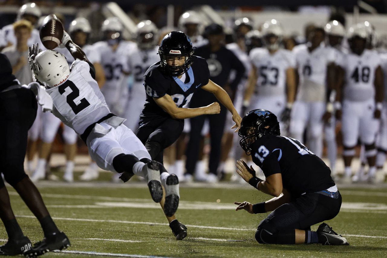 Hoover holds off Spain Park rally for 1st victory of the season