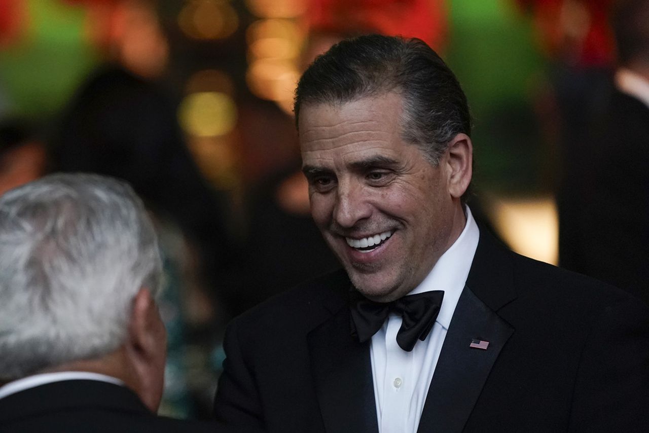 Hunter Biden sues IRS, claims agents âtargeted and sought to embarrassâ him