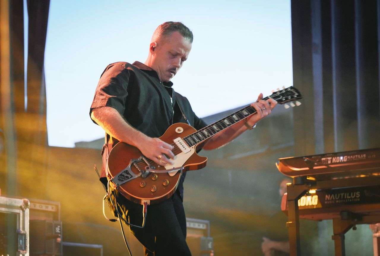 Jason Isbell plays lead guitar on classic â90s bandâs first album in 22 years