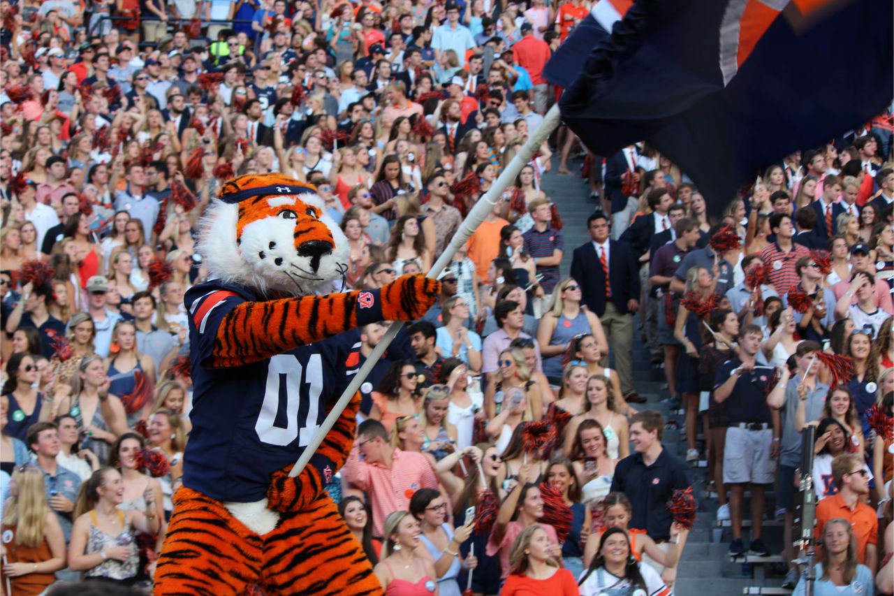 Live updates from Auburn football, Hugh Freezeâs debut against UMass