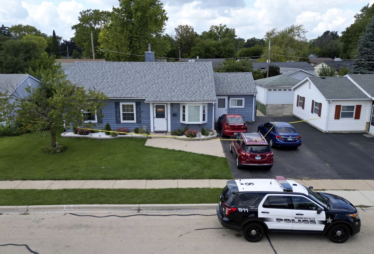 Man, woman, 2 kids, 3 dogs killed in home in Chicago suburb Romeoville