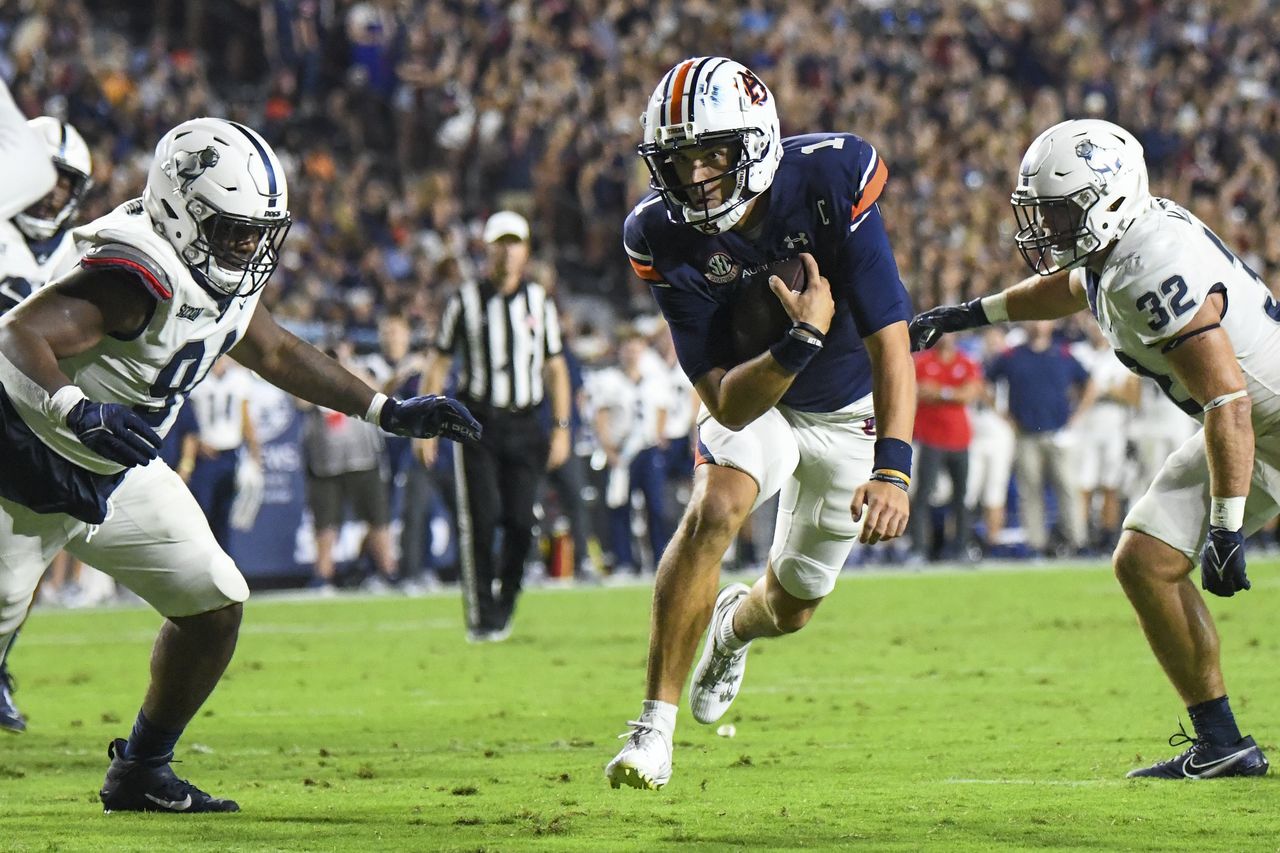 Payton Thorne wheels and deals in Auburn's win over Samford