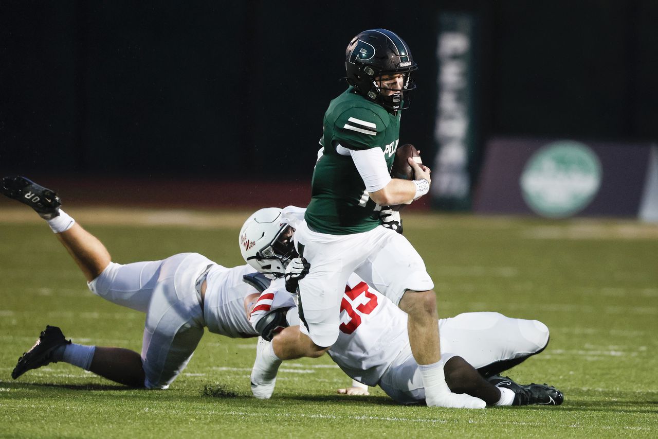 Pelhamâs Clayton Mains runs wild, defense holds off Oak Mountain