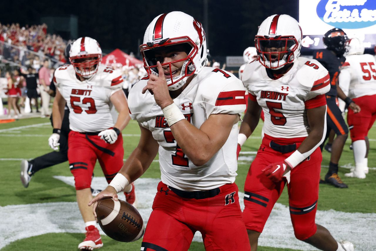 Peyton Floyd accounts for 4 TDs as Hewitt-Trussville routs Hoover