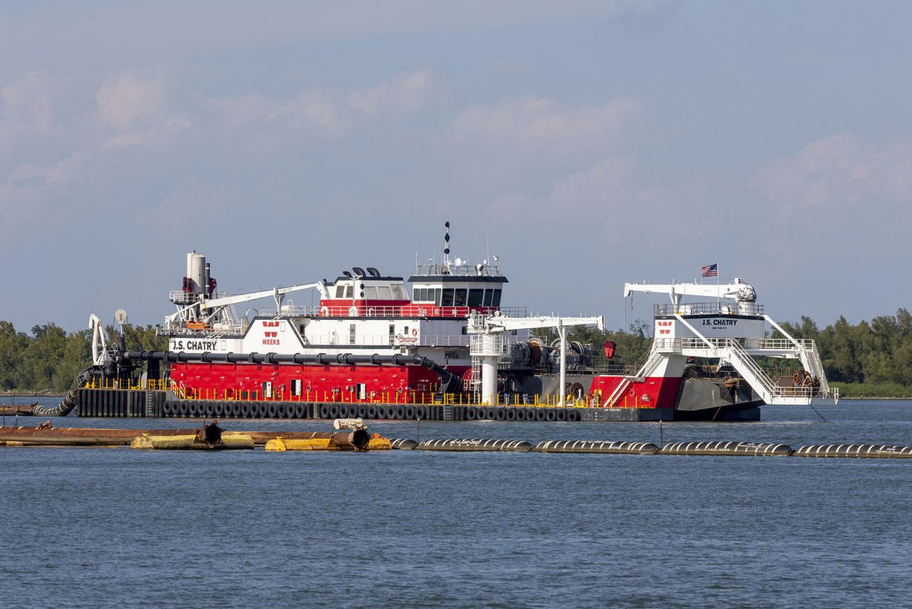 Salt water wedge in the Mississippi River threatens drinking water in Louisiana