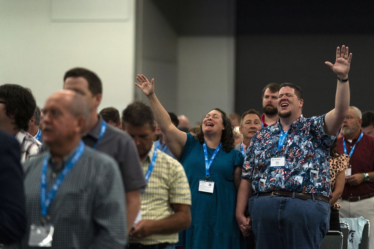 Southern Baptists oust Oklahoma church for pastorâs blackface performance, Native American impersonation