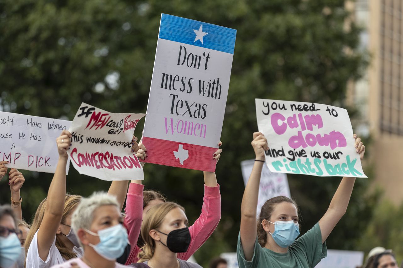 Texasâ 2021 abortion restrictions disproportionately harm immigrant women, experts find