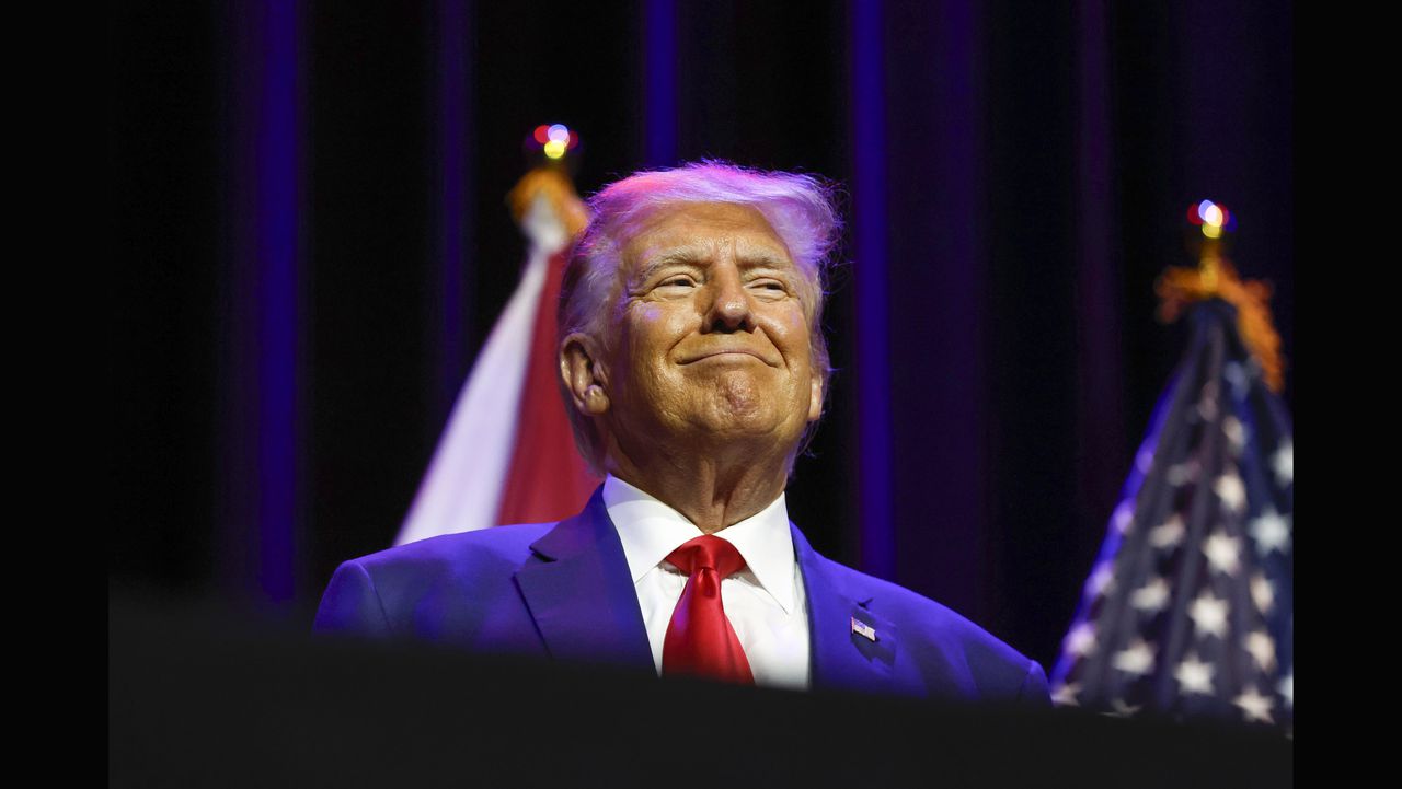 Trump tells Republicans to shut government down âunless you get everythingâ