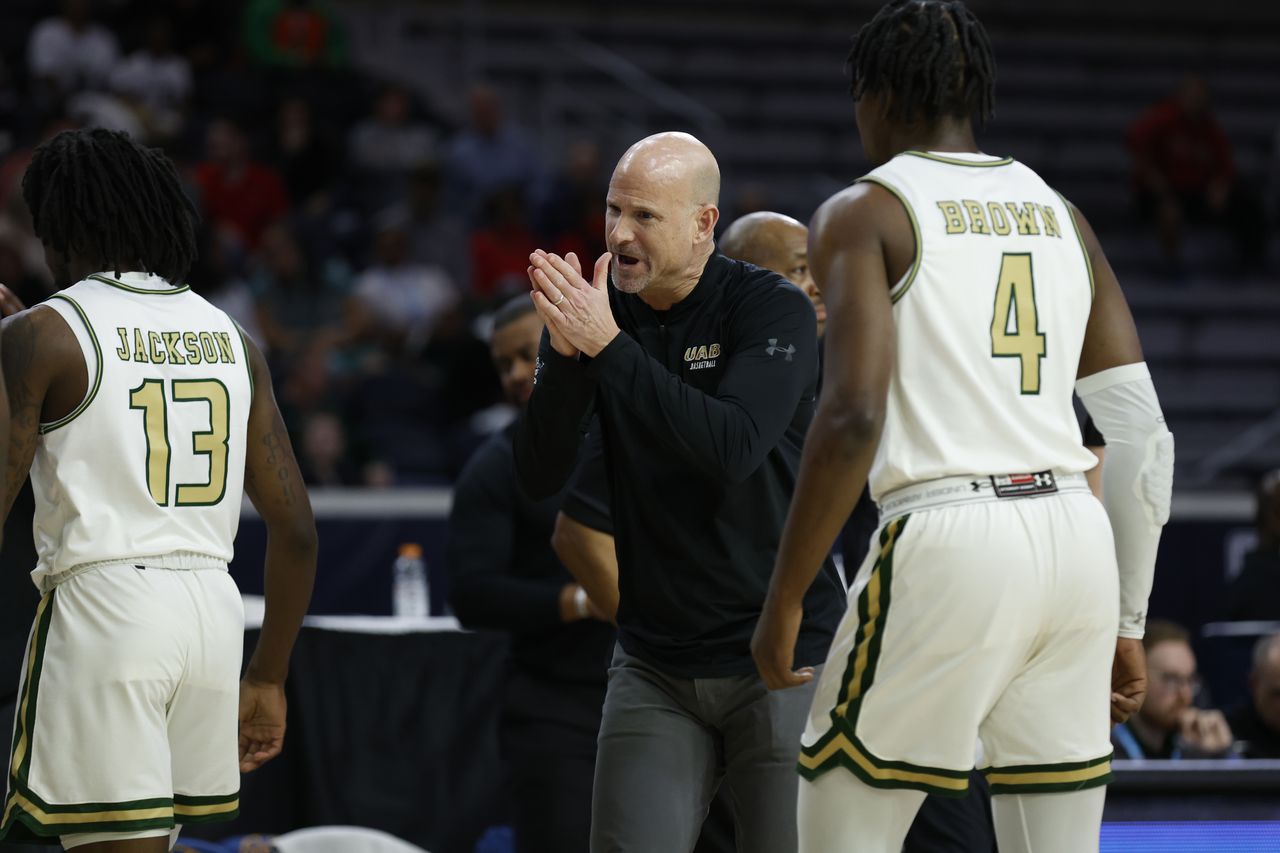 UAB basketball coach Andy Kennedy receives extension