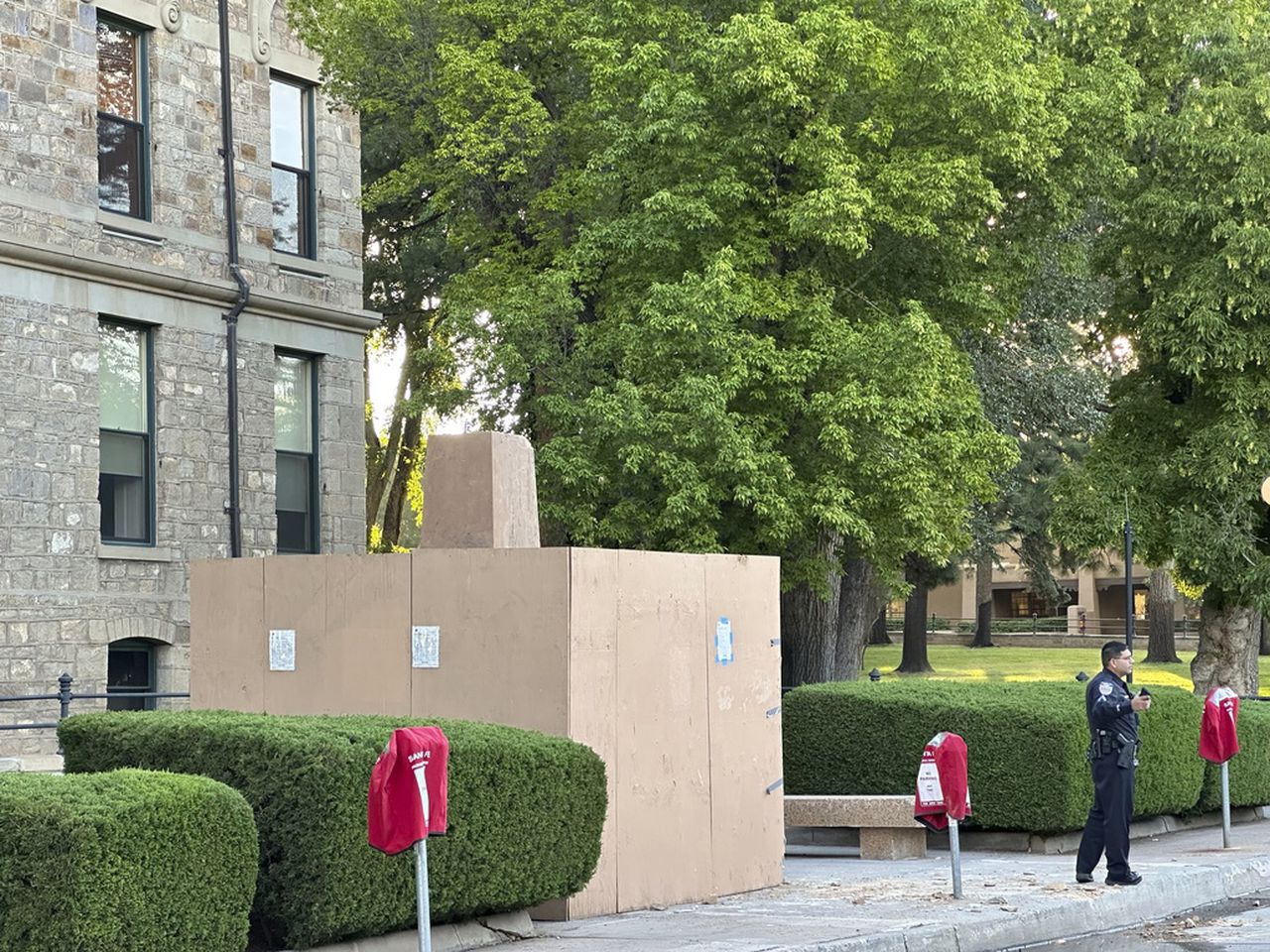 Vandalism damages monument to frontiersman âKitâ Carson, who led campaigns against Native Americans